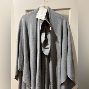 New with tags Met-Sea classic travel wrap, color gray.